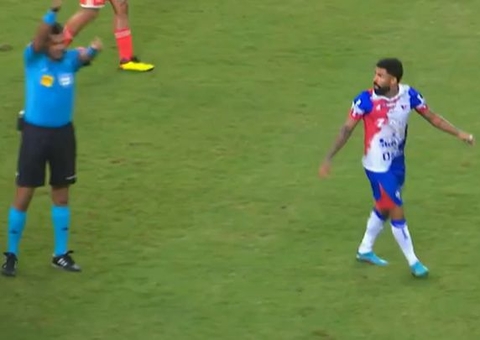 Fortaleza faz 3 a 0 no Inter com um a menos e ganha fôlego no Brasileiro