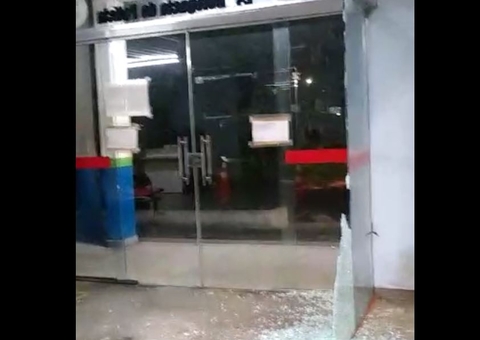 Vídeo: Criminosos atacam delegacia a tiros em Manaus