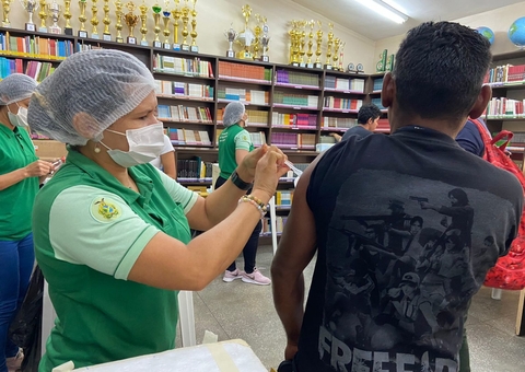 FVS alerta população para vacinação contra Covid, Influenza e Sarampo no Amazonas