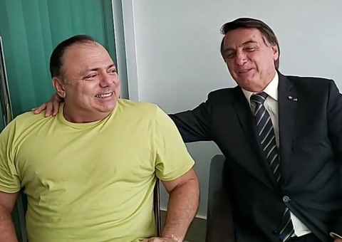 Bolsonaro diz a comandante do Exército que não quer punição para Pazuello