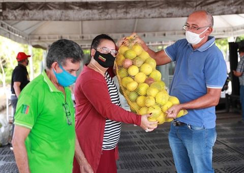Instituições sociais recebem 12,5 toneladas de alimentos em Manaus