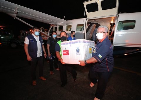 Amazonas recebe mais 76 mil doses de vacinas contra Covid-19
