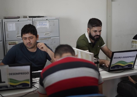 Garçom e mais: vejas as vagas de emprego do Sine Amazonas para esta terça