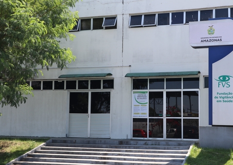 Equipes de saúde fazem orientação sobre Covid em shoppings de Manaus