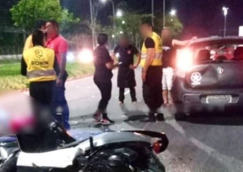 Motociclista fica ferido ao atingir traseira de carro em Manaus