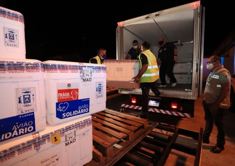 Amazonas recebe mais de 98 mil doses de vacina contra Covid-19