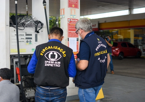No Dia do Consumidor, Procon e Ipem fiscalizam postos de gasolina em Manaus