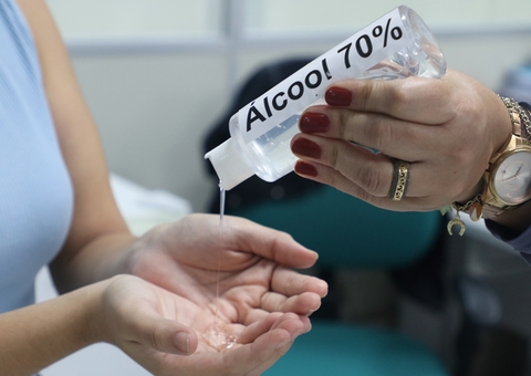 Cuidados contra a Covid-19 e gripe devem ser redobrados durante festas de fim de ano