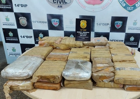 Homem é preso em casa com 33 tabletes de maconha em Manaus