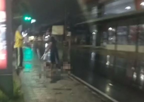 Motorista mata homem atropelado e foge de linchamento em Manaus