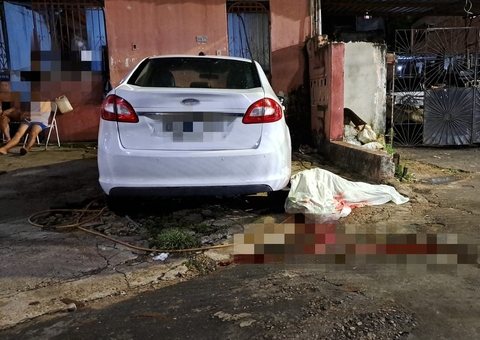 Homem é crivado de tiros enquanto lavava carro em Manaus