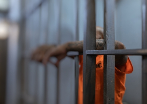 Padrasto é condenado a mais de 1 mil anos de prisão por estuprar enteada