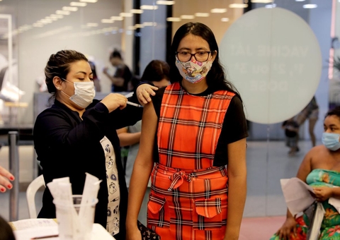 Vacinação em shoppings encerra com mais de 102 mil doses aplicadas de vacinas contra Covid-19