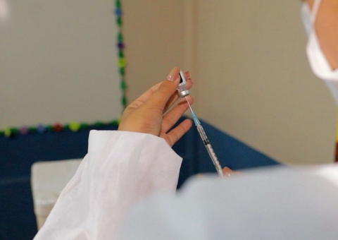 Amazonas aplicou 5.345.830 de vacinas contra covid até esta terça