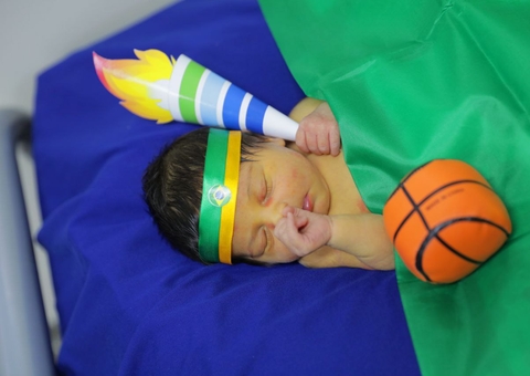 Maternidade Nazira Daou faz ensaio fotográfico de recém-nascidos com o tema 'Olimpíadas' 