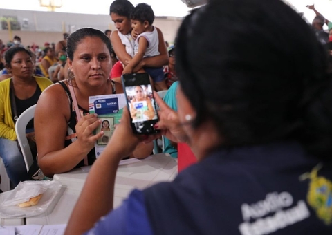 Famílias de 9 municípios do Amazonas recebem nesta semana Auxílio Estadual Enchente