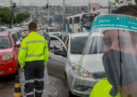 Prefeitura vai pedir vacinação de jornalistas e agentes de trânsito de Manaus