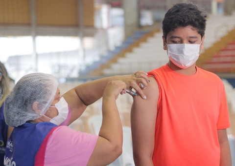 Covid-19: Pontos de vacinação funcionam até 12h neste sábado em Manaus