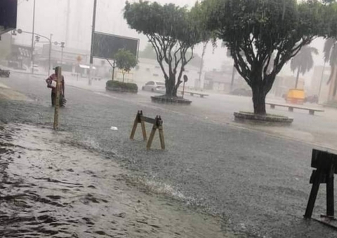 Parintins e outros dois municípios recebem alerta de temporal para hoje 