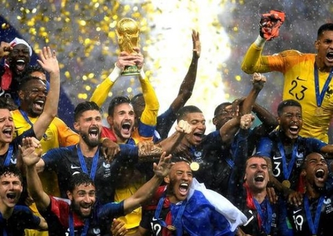 Atual campeã chegará ao Qatar como favorita, mas enfrenta turbulência dentro e fora de campo