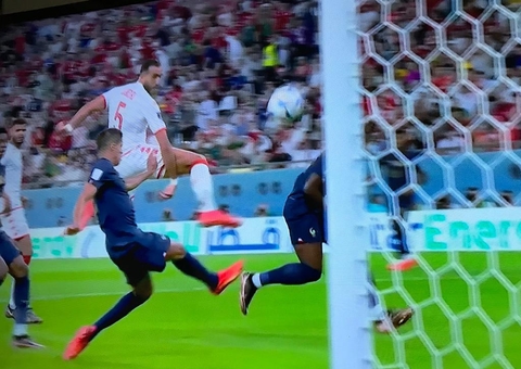 'Derrotados e irreconhecíveis': Jornais repercutem revés da França na Copa