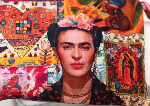 Casarão de Ideias movimenta cena cultural com exposição sobre Frida Kahlo