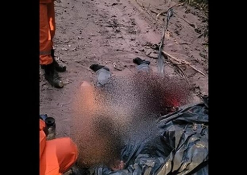 Homem atira acidentalmente no pé e cai de caminhão ao pedir ajuda em estrada