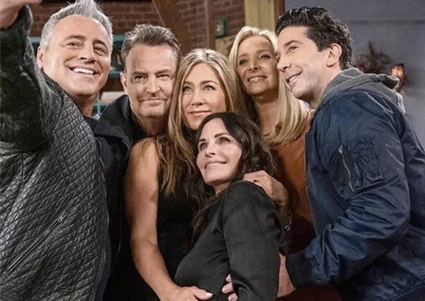 Elenco de Friends quebra o silêncio sobre morte de Matthew Perry: ‘devastados'