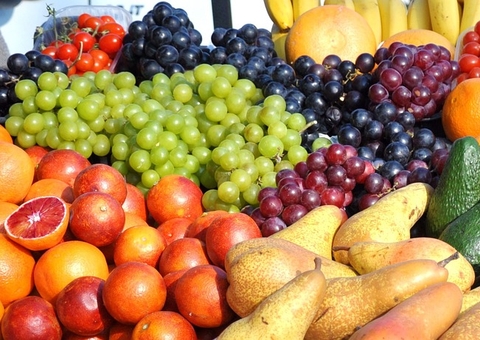 10 alimentos que ajudam a aliviar os sintomas da menopausa