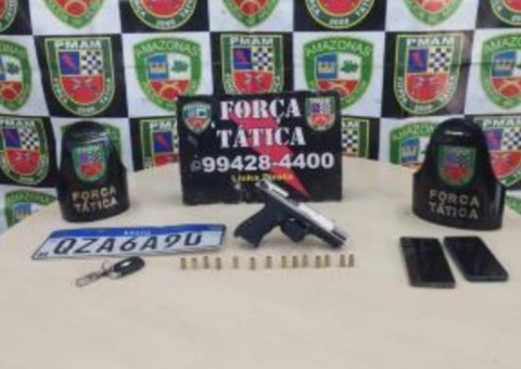 Dupla é presa com arma e carro com marcas de tiro no União da Vitória