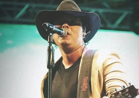 Cantor Aleksandro postou vídeo antes de morrer em acidente neste sábado