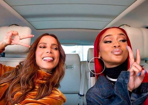Em vídeo divertido, Anitta ensina português para Saweetie no Carpool Karaoke