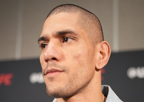 Alex Poatan e Jiri Prochazka se desentendem em coletiva do UFC 303