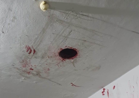 Ladrões furam laje de estacionamento e levam dinheiro de banco  