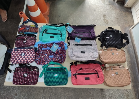 Mulher é detida por funcionários após furtar bolsas de loja em Manaus 