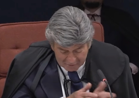 Fux analisa acusações contra Bolsonaro