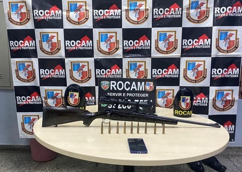 Homem é preso com fuzil e munições em área vermelha de Manaus