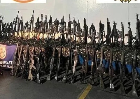 Operação contra o Comando Vermelho no RJ apreendeu sete modelos de fuzis diferentes