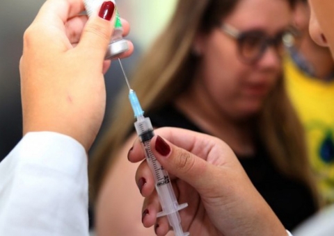 Amazonas realiza busca ativa para imunizar crianças e adolescentes contra dengue