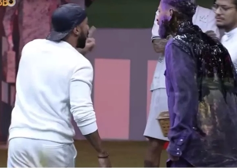 Fred e Ricardo se exaltam em discussão e Tadeu interrompe: 'peço respeito'