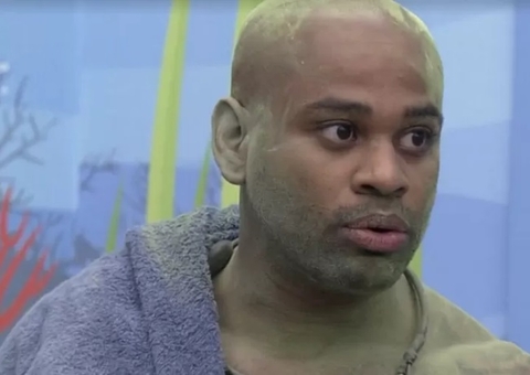 Vídeo: Cezar diz que Larissa está com Fred por interesse: 'bonito ele não é'