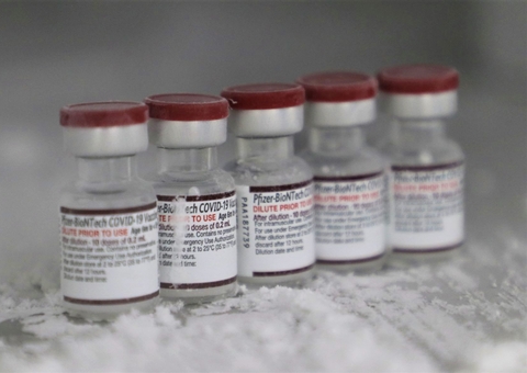 Amazonas recebe 120 mil doses de vacina Pfizer contra a Covid-19 