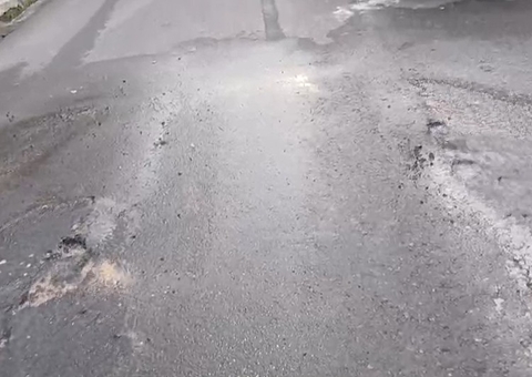 Águas de Manaus ignora vazamento há 10 dias e avisa: 'Conserto só depois das festas'