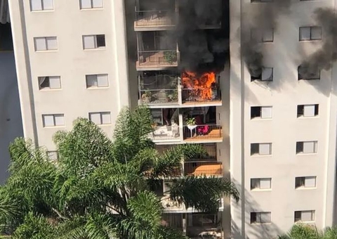 Mulher pula do 6º andar de prédio para escapar de incêndio em apartamento