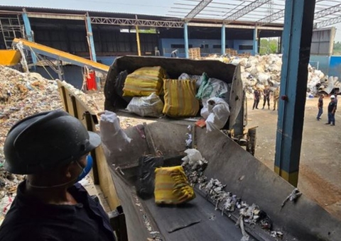 PF destrói três toneladas de drogas apreendidas no Amazonas