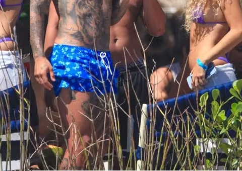 Gabigol é flagrado com affair, ex-namorada de Vini Jr; veja fotos