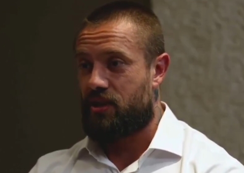 Rafael Cardoso desabafa sobre vício em drogas e sexo: 'cinco mulheres no mesmo dia'