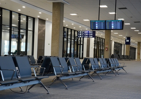 Mulher é encontrada morta presa em esteira rolante em aeroporto nos EUA