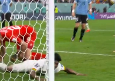 Uruguai derrota Gana, mas está fora da Copa do Mundo