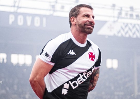 Pedrinho bloqueia torcedores após eliminação do Vasco